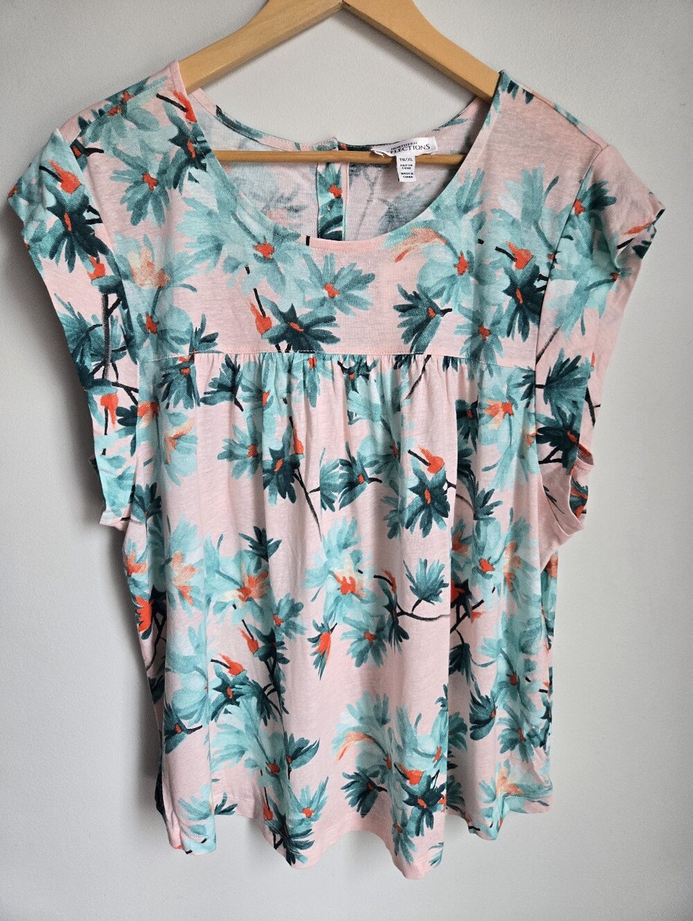 New NORTHERN REFLECTIONSPink Floral Short Sleeve Linen & Rayon Top
